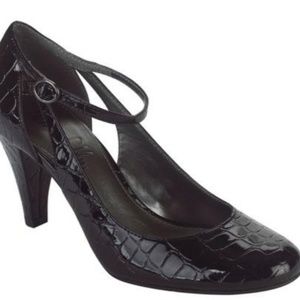 Round Toe Faux Crocodile Look Patent Leather Pumps